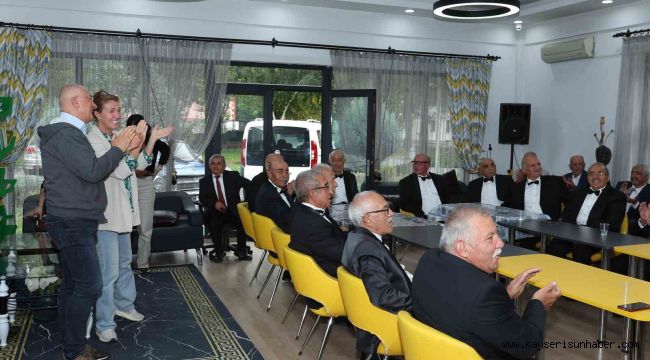 Ulu Çınarlar Yaşlı Yaşam ve Dayanışma Merkezi'ne Hollandalı akademisyenlerden ziyaret