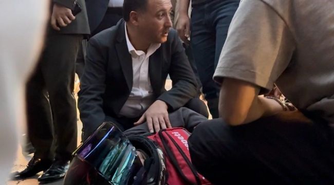 Vali Çiçek denk geldiği kazaya duyarsız kalmadı