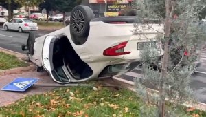 Zincirleme kazaya karışan otomobil takla attı: 1 yaralı