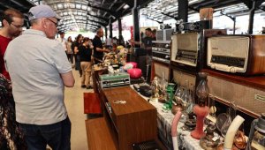 Antikacılar kendi yerinde kendi gününde