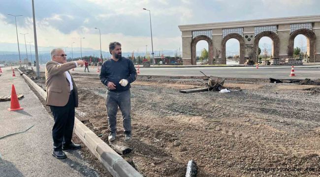 Başkan Büyükkılıç'tan Talas Bulvarı üzerindeki kavşak düzenleme ve deplase çalışmalarında pazar mesaisi