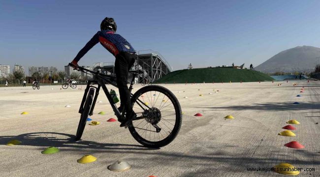 Büyükşehir'den yeni adrenalin merkezi: İç Anadolu'da tek olan parkurda BMX spor okulu
