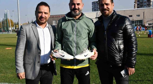 Gökhan Ünal'a sürpriz