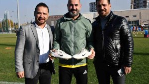 Gökhan Ünal'a sürpriz