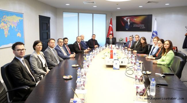 Görevden dönen ticaret müşavirleri sanayicilerle tecrübelerini paylaştı