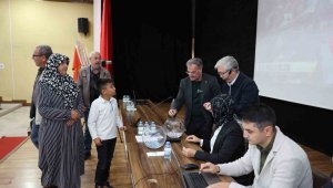 Hacılar'da merakla beklenen konut kura çekimi yapıldı