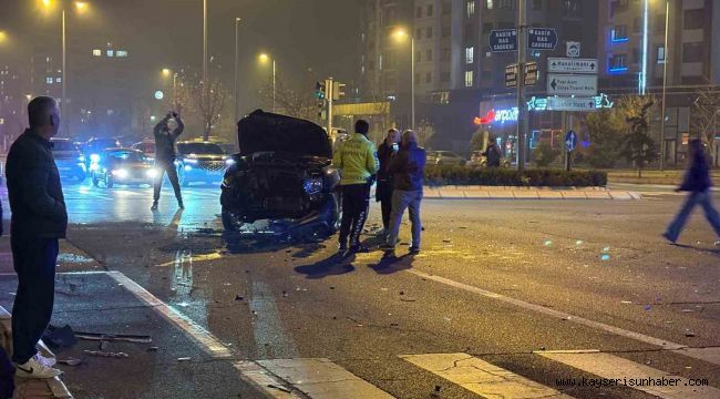 Kayseri'de 2 otomobilin karıştığı kazada yaralanan olmadı