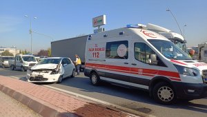 Kayseri'de 5 araç birbirine girdi: 5 yaralı