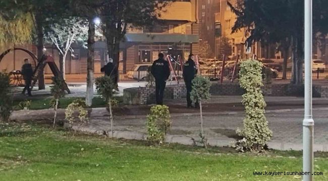 Kayseri'de şüpheli çanta paniği: Fünye ile imha edildi
