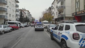 Kendini kilitlediği evini ateşe verdi