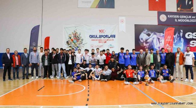 Okullu Gençler Hentbol Müsabakaları tamamlandı