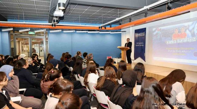 Rektör Prof. Dr. Altun, öğrenciler ile bir araya geldi