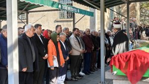 Sokak ortasında öldürülen kadına oğlundan son görev