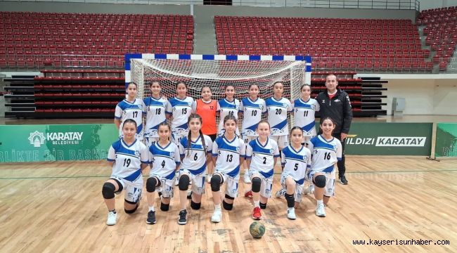 Spor A.Ş.'nin minik hentbolcuları ikinci oldu