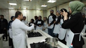 Büyükşehir KAYMEK'ten yabancı öğrencilere Kayseri Yemekleri Kursu ve Yağlama etkinliği