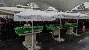 En acı cenaze: Trafik kazasında hayatını kaybeden anne, oğlu ve kızı yan yana son yolculuğuna uğurlandı