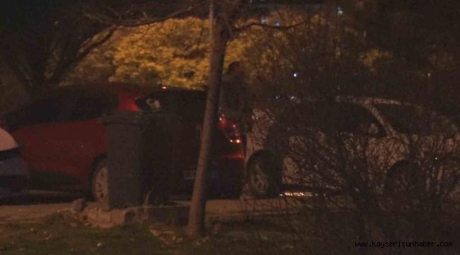 Eşi evi terk edince tüfeğe sarıldı