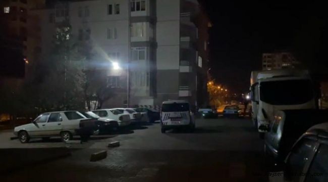 Kayseri'de ekipler 1 saat arayla yaşanan farklı olaylarda bıçakla yaralanan 2 şahsı araçta buldu