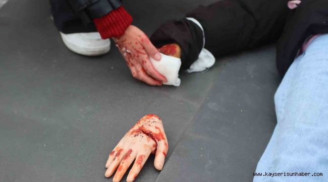 Kayseri'de film gibi otobüs kazası tatbikatı