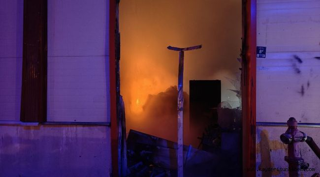 Kayseri'de masa sandalye atölyesinde yangın