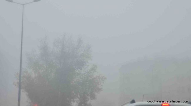 Kayseri'de sis görüş mesafesini düşürdü