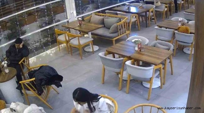 Kontrolden çıkan otomobil kafeteryaya girdi: Saniyelerle kurtuldular